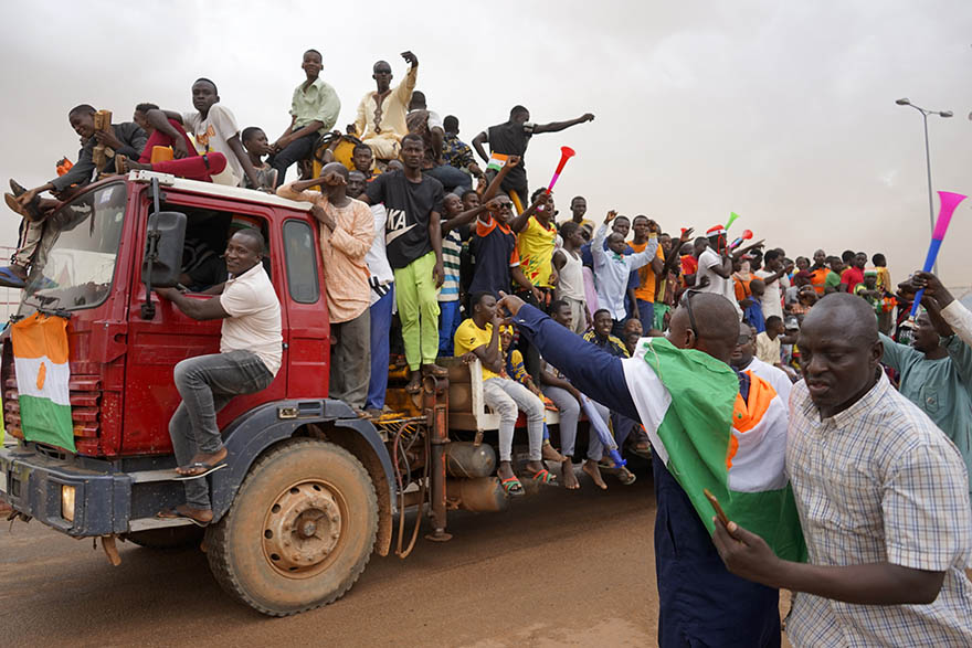 People rally in Niger's capital Niamey on 1 October 2023. The gathering comes a few days after the departure of the French ambassador from the country. The French president announced on 24 September that France would withdraw its ambassador and military personnel from Niger. Photo: Issifou Djibo